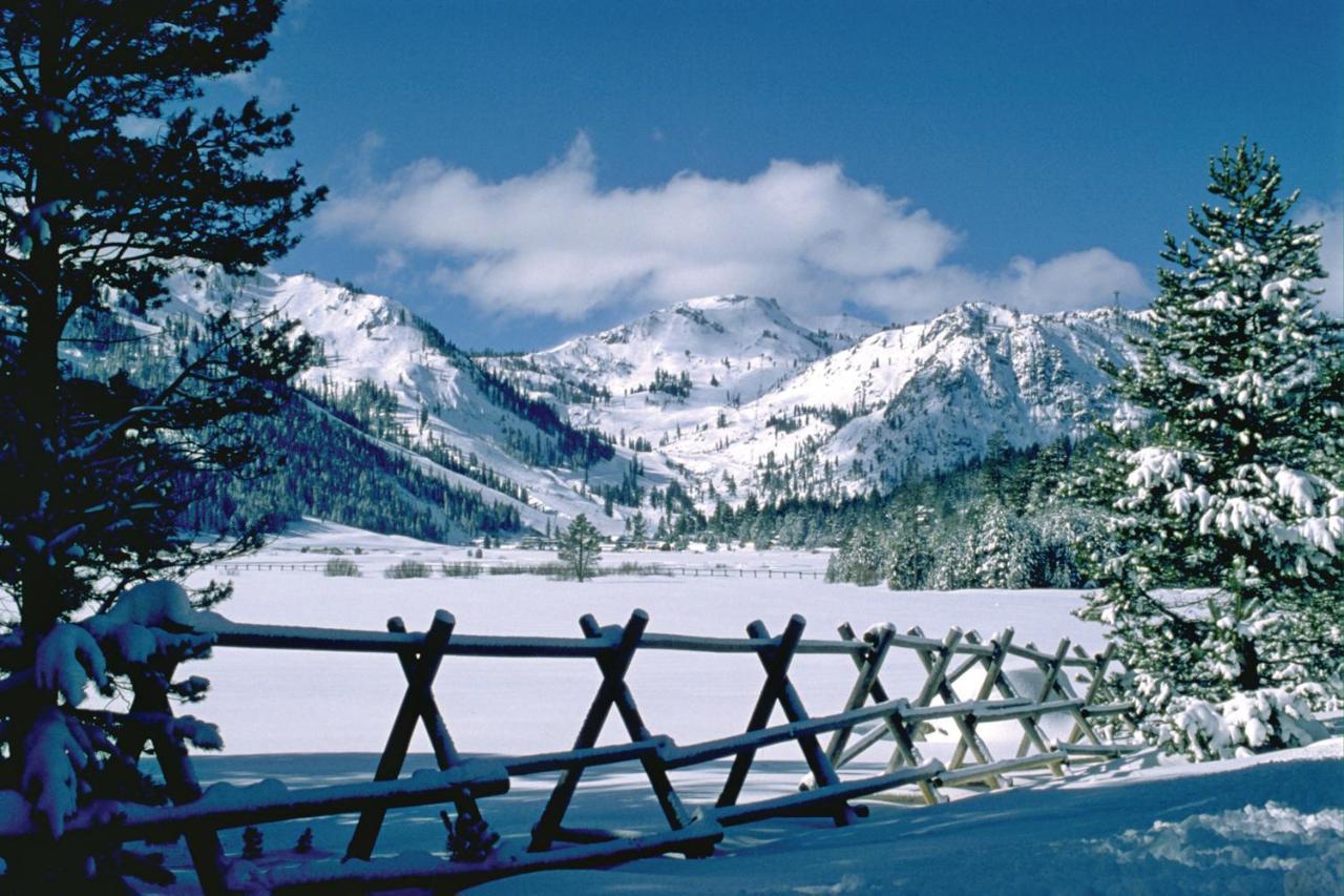 Resort At Squaw Creek'S 317 & 319 Olympic Valley  Exterior photo